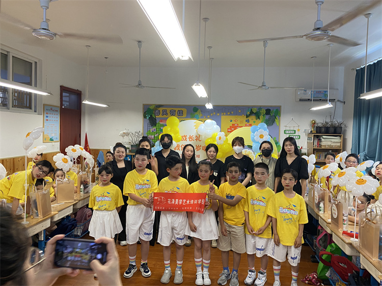 花泽美学柯桥校区助力柯桥实验小学板湖小学汇演化妆 - 图片1