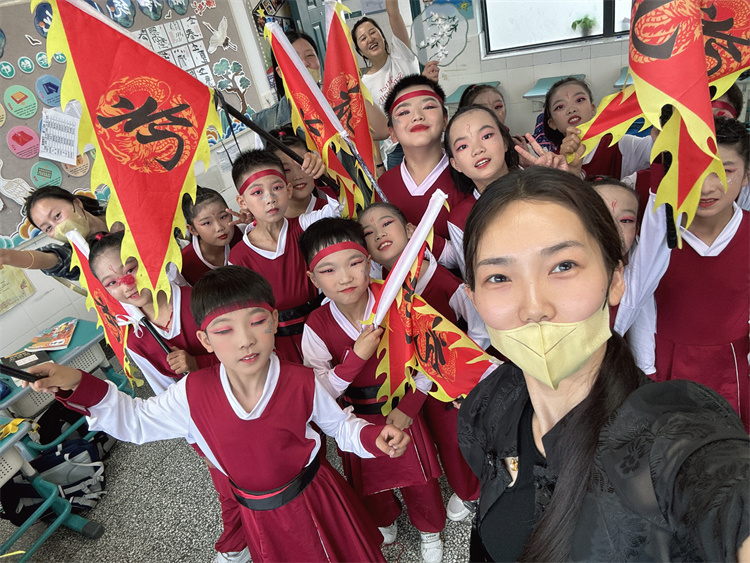 花泽美学上虞校区小学生化妆实践活动 - 图片3