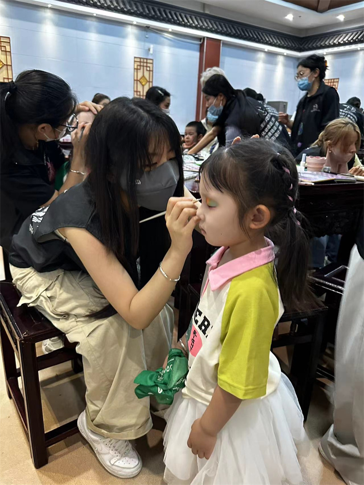 越城校区六一儿童小学化妆实践活动 - 图片6