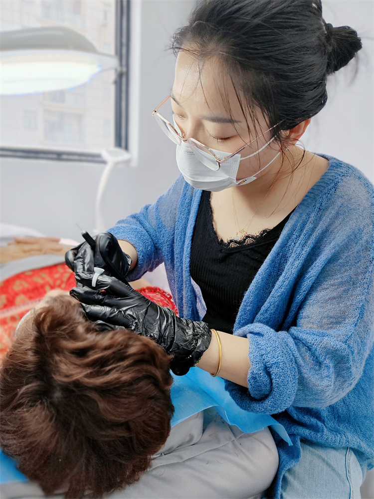 花泽美学上虞校区纹绣课堂认真练习的学员 - 图片4