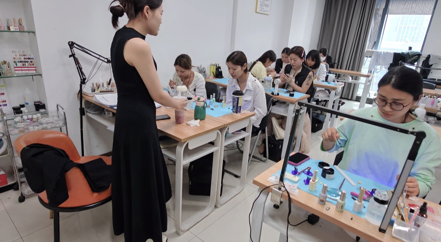 绍兴美甲美睫半永久培训|花泽美学 开店创业全能班
