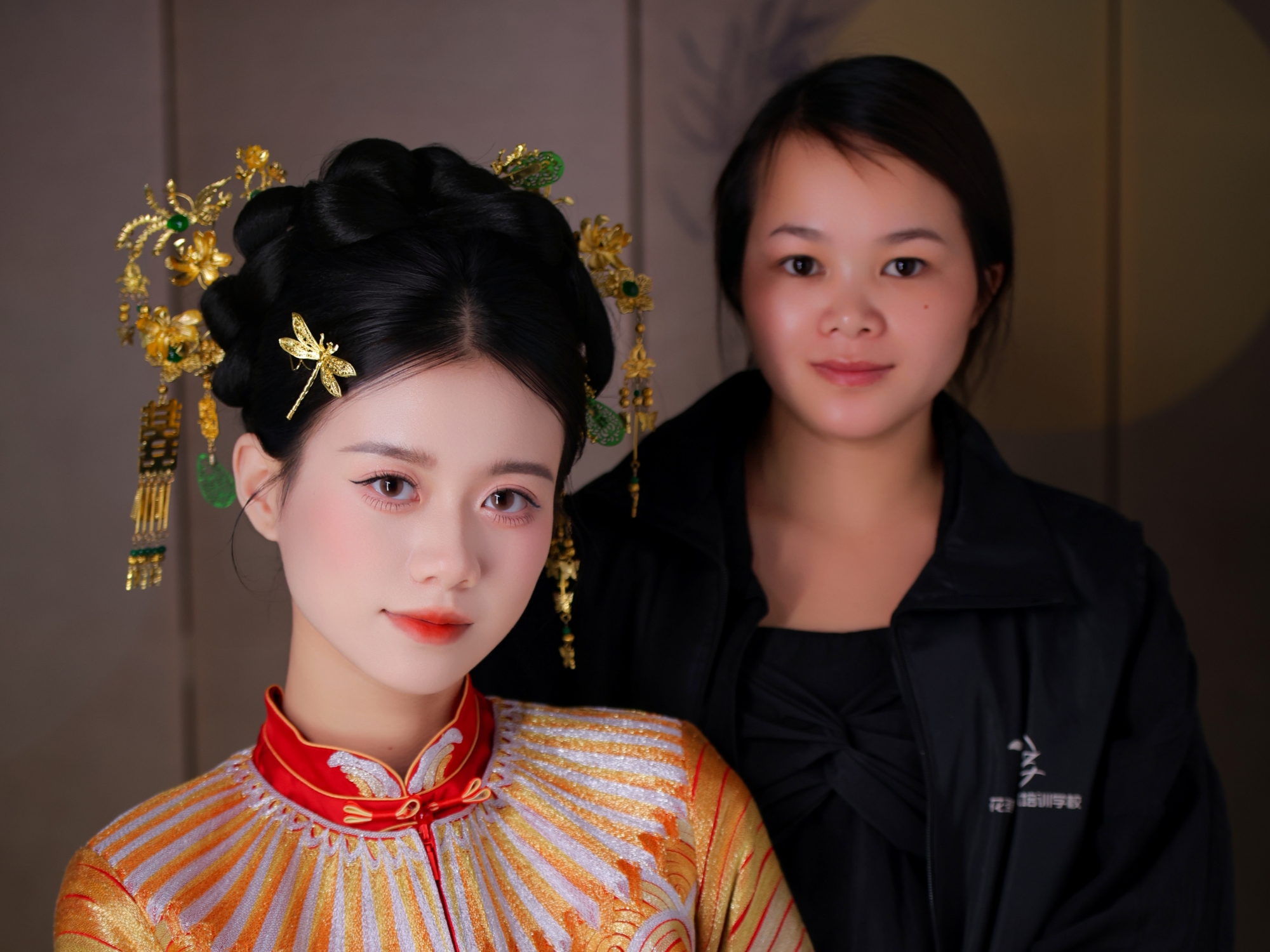 绍兴宝妈学化妆逆袭：从全职带娃到年入17万，花泽美学帮她找回人生主动权