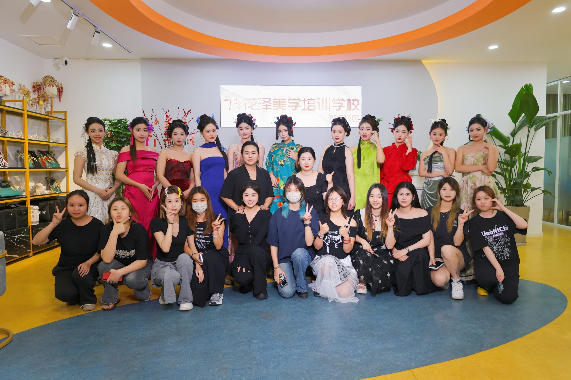 绍兴学美业去哪里好？花泽美学美业培训学校——绍兴市美业人才孵化基地，8 年沉淀 10000+学员见证